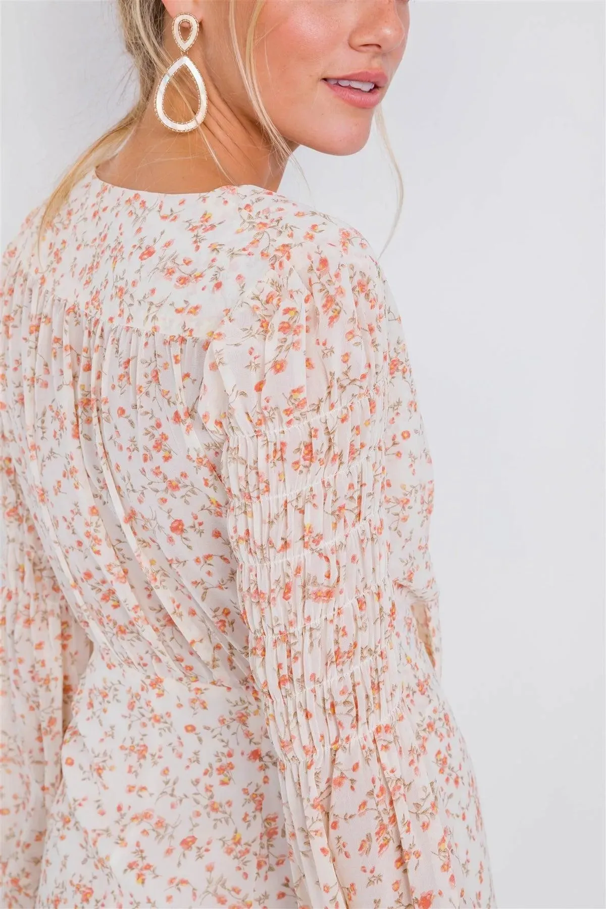 Ivory Minimalist Floral Tiered Cinched Puff Sleeve Midi Dress /3-2