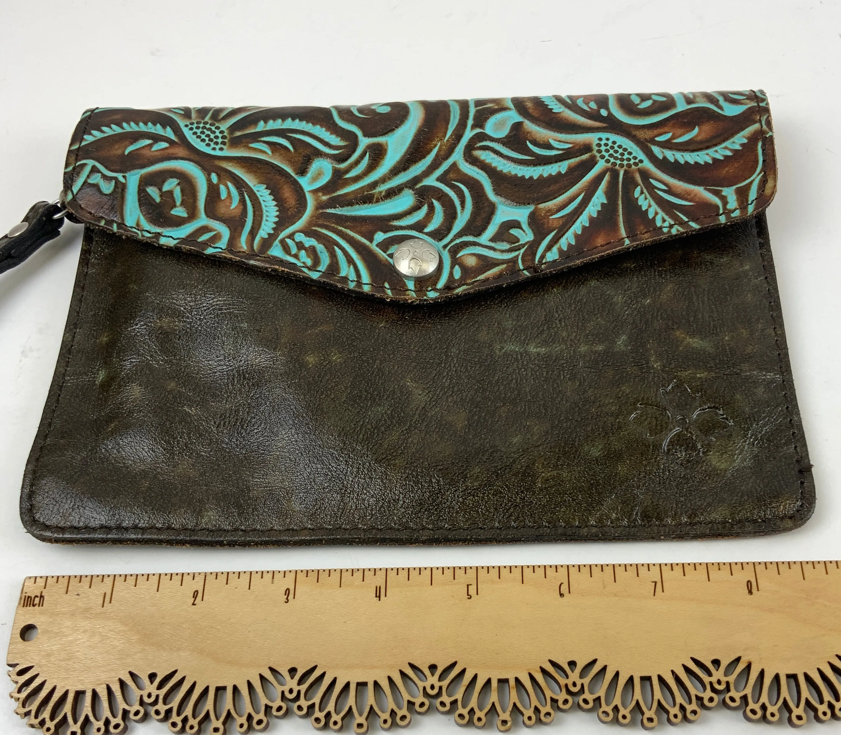 Wristlet Designer By Patricia Nash  Size: Large